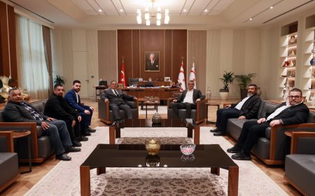 Cumhurbaşkanı Tufan Erhürman, KKTC Futbol Kulüpleri Birliği başkanı ve beraberindeki heyeti kabul etti