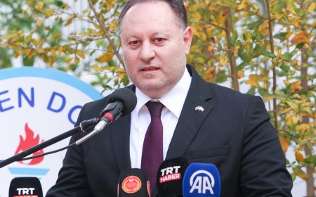 Cumhuriyet Meclisi Başkanı Ziya Öztürkler Kumsal baskını şehitleri için Barbarlık Müzesi’nde düzenlenen törene katıldı.