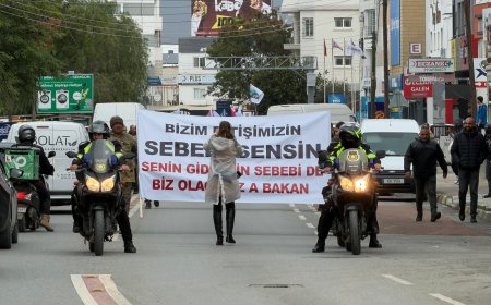 Hayvan üreticileri Tarım Bakanlığı önünde eylem yaptı