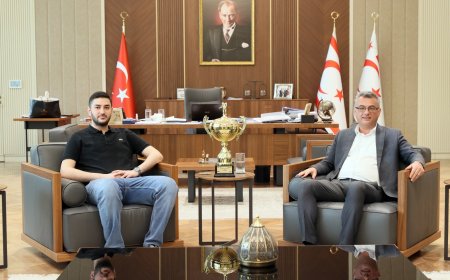 Cumhurbaşkanı Tufan Erhürman, Kıbrıslı Türk milli bilardocu Mustafa Alnar’ı kabul etti