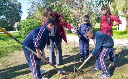 Gazi-Canbulat İlkokulu Öğrencileri Çağlayan Parkı’nda Fidan Dikti