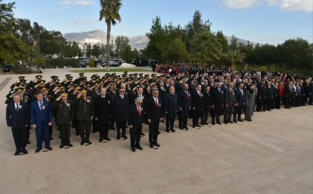 Dr. Fazıl Küçük ölümünün 42'nci yıldönümünde törenle anıldı.