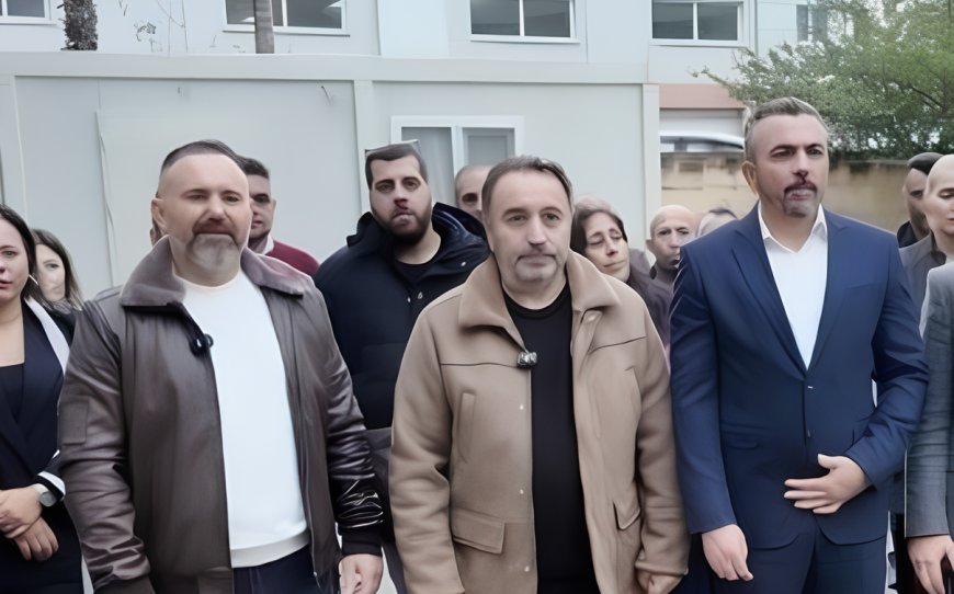 3 Sendika, gelir ve vergi dairelerinde tam gün grev yapıyor