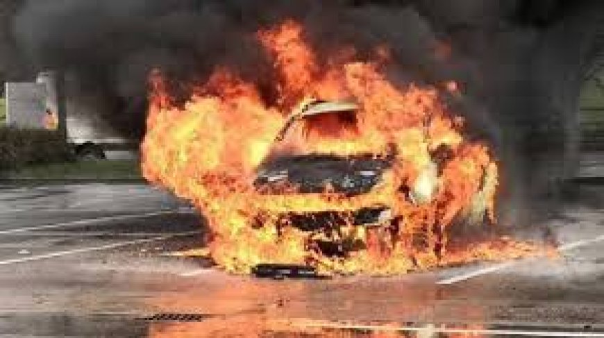 Ziyamet-boltaşlı kavşağında seyir halindeki araç alev aldı