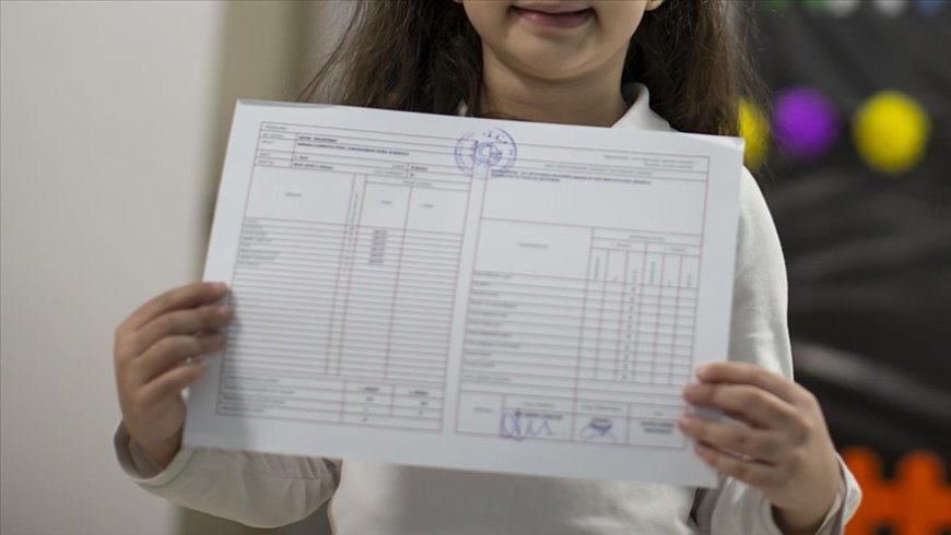 Eğitimde birinci dönem bitiyor: 57 bin 413 öğrenci yarın karne alarak yarıyıl tatiline çıkıyor