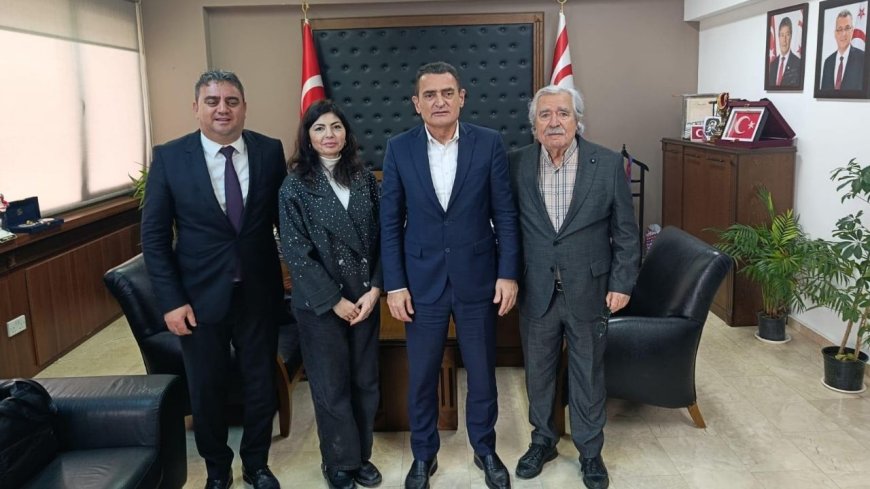 İçişleri Bakanı Dursun Oğuz, Doktor Fazıl Küçük Vakfı Heyetini Kabul Etti