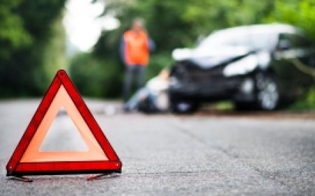 Gaziveren’de alkollü sürücü elektrik direğine çarptı: Yaralanan olmadı