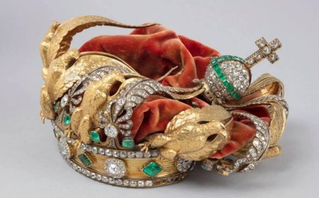 Louvre soygununda hasar gören İmparatoriçe Tacı'nın son hali paylaşıldı