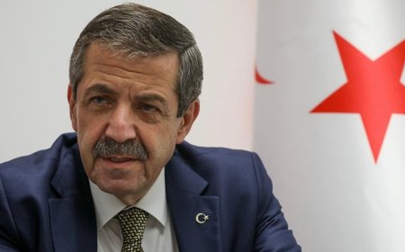 Ertuğruloğlu, Kıbrıs konusunda izlenen politikayı eleştirdi: “Kıbrıs Türkü’ne zaman ve statü kaybettiriliyor”