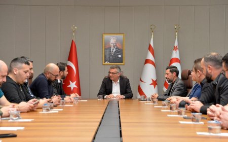 Cumhurbaşkanı Erhürman, Hemşireler ve Ebeler Birliği ile Hemşireler ve Ebeler Sendikası'nı kabul etti