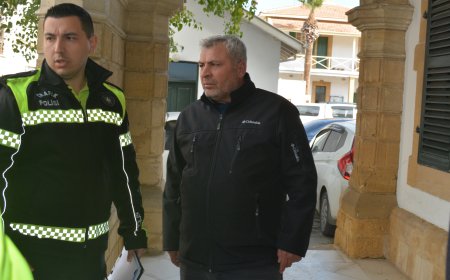 Yılmazköy'de Hacı Hüseyin Sokak üzerinde 85 yaşındaki yayaya çarparak, ağır yaralanmasına neden olan 49 yaşındaki Murtaza Yaşar yeniden mahkemeye çıkarıldı.