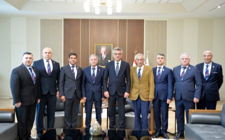 Cumhurbaşkanı Tufan Erhürman, Kıbrıs Türk Emekli Subaylar Derneği Başkanı ve beraberindeki heyeti kabul etti