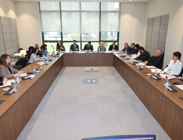 İdari, Kamu ve Sağlık İşleri Komitesi toplandı