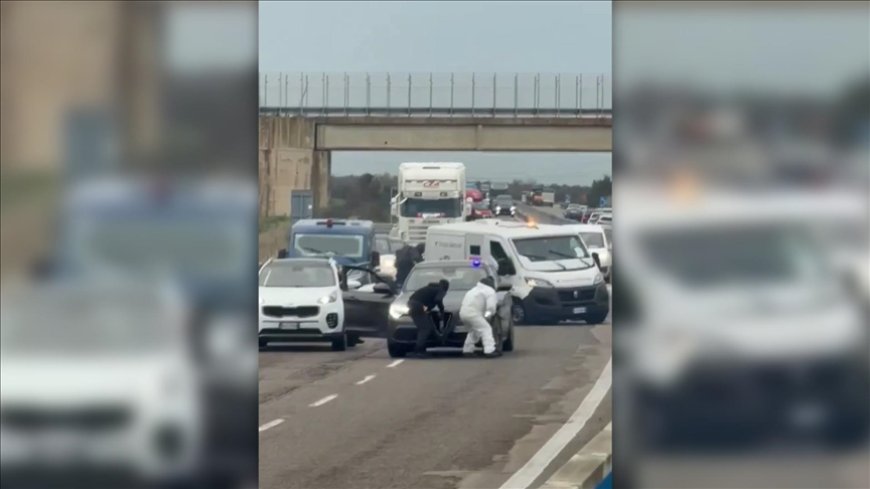 İtalya'da zırhlı para nakil aracına düzenlenen soygun girişiminde çatışma çıktı