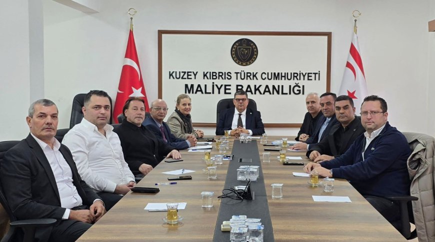 Maliye Bakanı Berova, Mücevheratçılar ve Kuyumcular Derneği yönetimiyle bir araya geldi