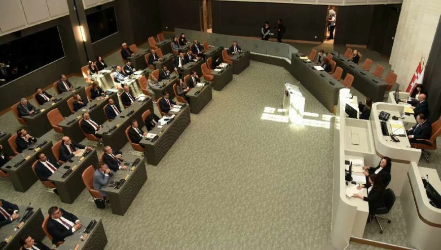 Mecliste'ki maratonun 14'üncü saati, Türk Telekom protokolü tartışılmaya devam ediyor