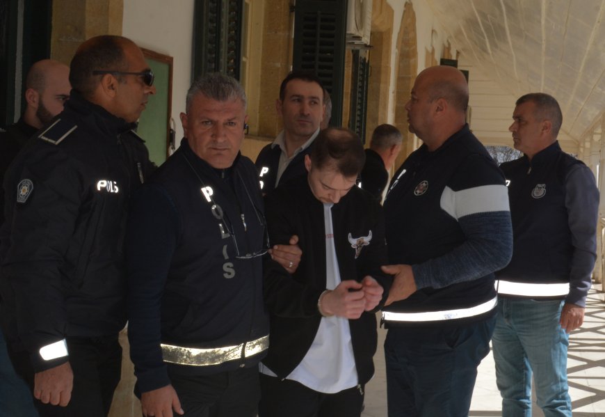 Lefkoşa Ağır Ceza Mahkemesinde 29 gram hintkeneviri türü uyuşturucu alma ve tasarrufu suçundan yargılanan  Ayham Alsayed Mahmoud hakkındaki dava karara bağlandı. Sanık, bir yıl hapis cezasına çarptırıldı.Füsun Cemaller’in başkanlığında, Kıdemli Yargıç Vedia Berkut Barkın ve Yargıç Gülay Uğur’dan oluşan mahkeme heyetinin verdiği kararı Cemaller okudu.