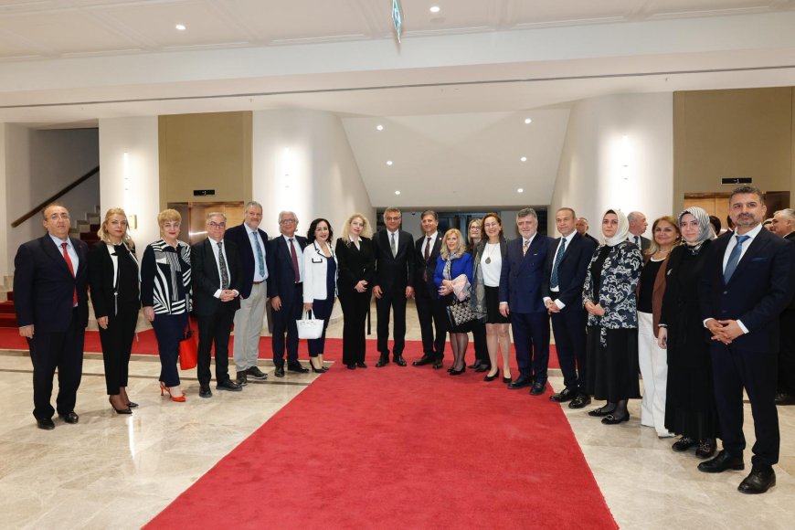 Cumhurbaşkanı Erhürman, Türk Dünyası Arabulucular Birliği ve Kıbrıs Türk Barolar Birliği'ni kabul etti