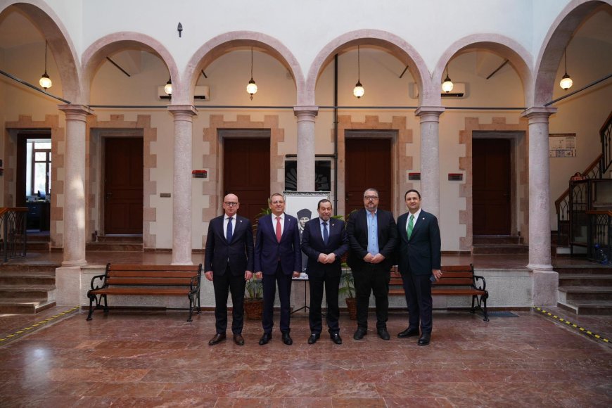 Ayvalık’ta “Rauf Denktaş Kültür Merkezi” açıldı