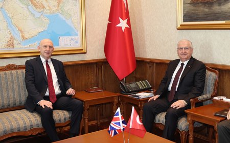 Yaşar Güler, İngiltere Savunma Bakanı Healey ile telefonda görüştü