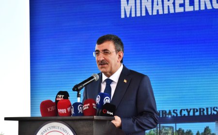 TC Cumhurbaşkanı Yardımcısı Yılmaz: “Fiber optik altyapı projesinin uygulanması aşamasında eksik, yanlış, haklı bir itiraz olursa birlikte gereğini yaparız”