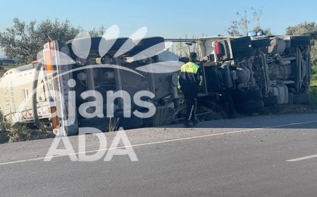 Karpaz–Gazimağusa Anayolunda TIR devrildi