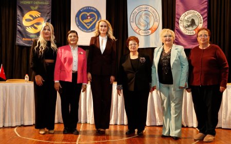 “İlklerin İzinde-Kendi Yolunu Açan Kadınlar” başlıklı panel düzenlendi