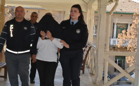 Temizlik için gittiği evlerden para ve altın çalan sanığa 4 yıl hapis