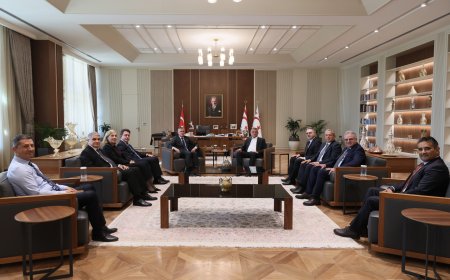 Cumhurbaşkanı Tufan Erhürman, Bankalar Birliği Başkanı Olgun Önal ve yönetim kurulu üyelerini kabul ederek görüştü