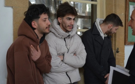 Durdurulan araçlarında 27 gram uyuşturucu ile yakalanmakla itham edilen zanlılar 3 gün tutuklu