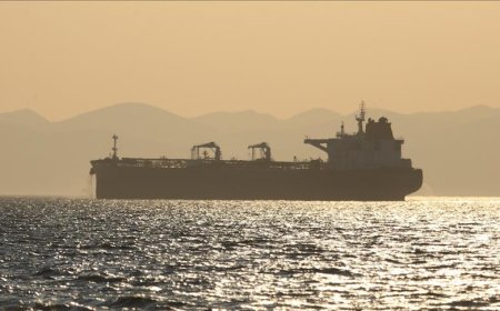 Tayland bandıralı gemiye Hürmüz Boğazı yakınlarında füze saldırısı düzenlendiği bildirildi