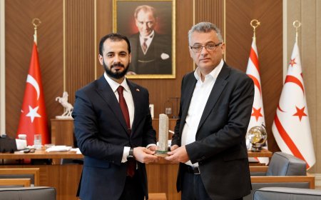 Cumhurbaşkanı Tufan Erhürman, Genç Avrasya Stratejik Araştırmalar Merkezi (ASAM) Başkanı ve beraberindeki heyeti kabul etti