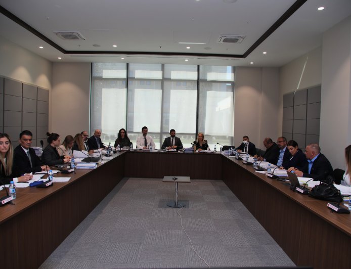 İdari, Kamu ve Sağlık İşleri Komitesi toplandı